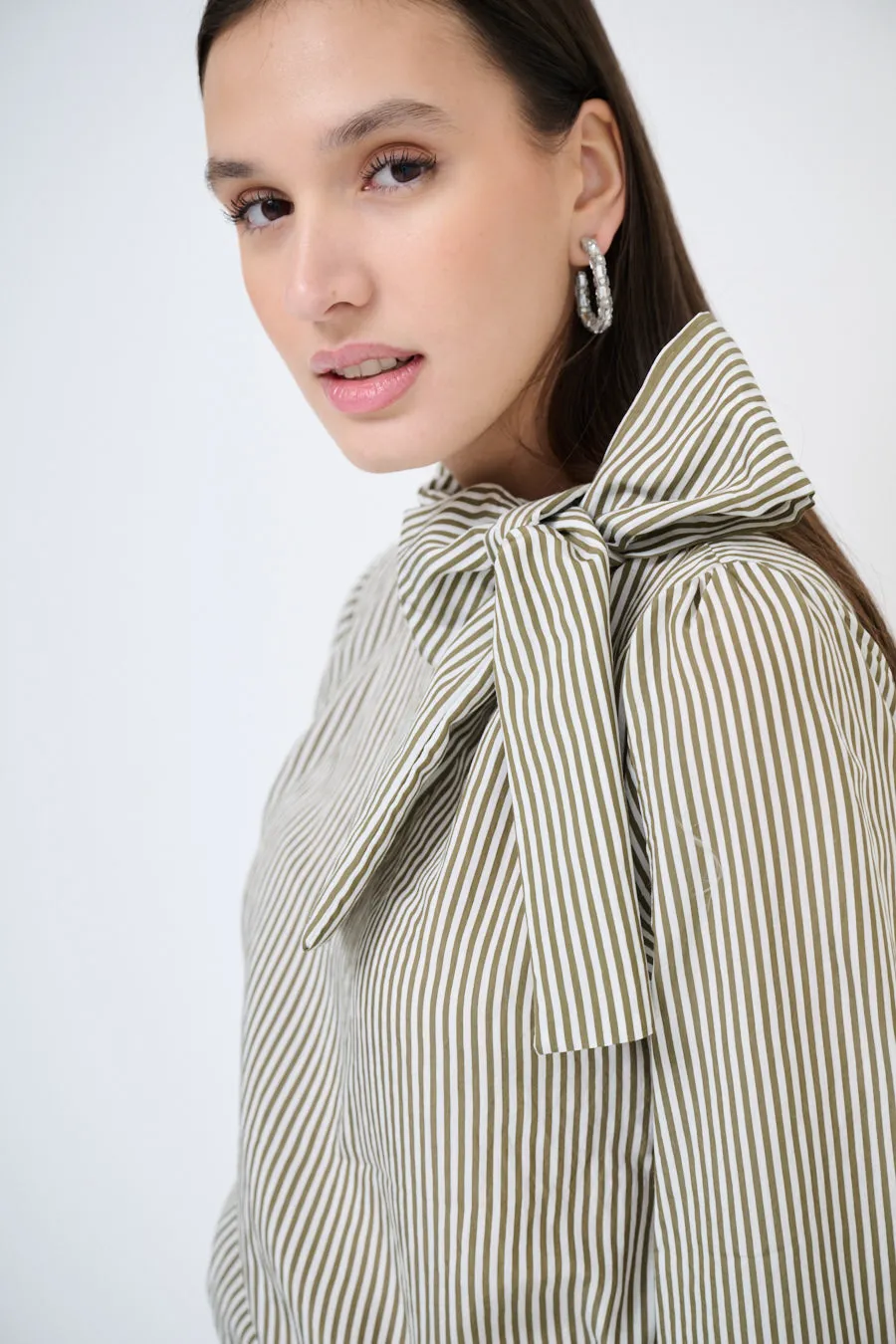 Bow-tie striped blouse with puff sleeves wholesale