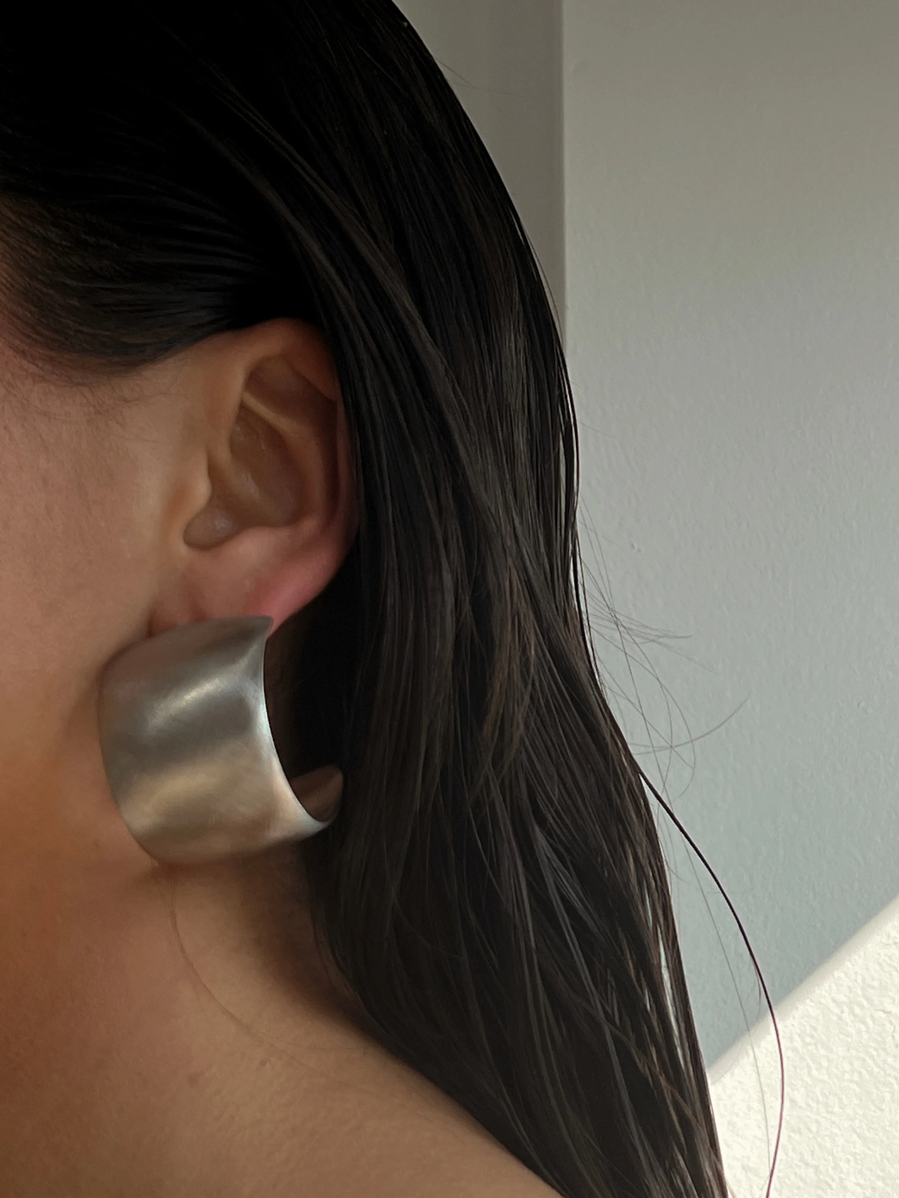 BRUSHED CHUNKY HOOPS - SILVER