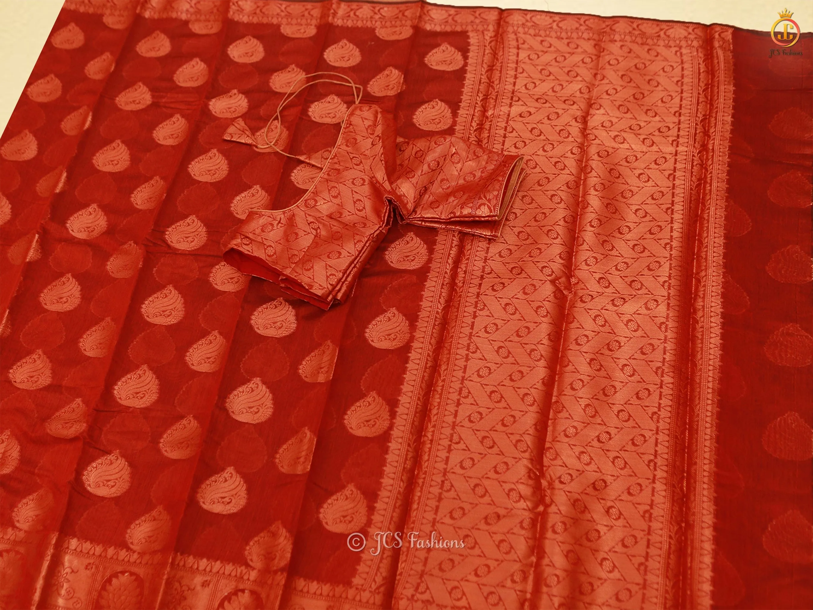 Graceful Soft Silk Cotton Saree With Brocade Blouse
