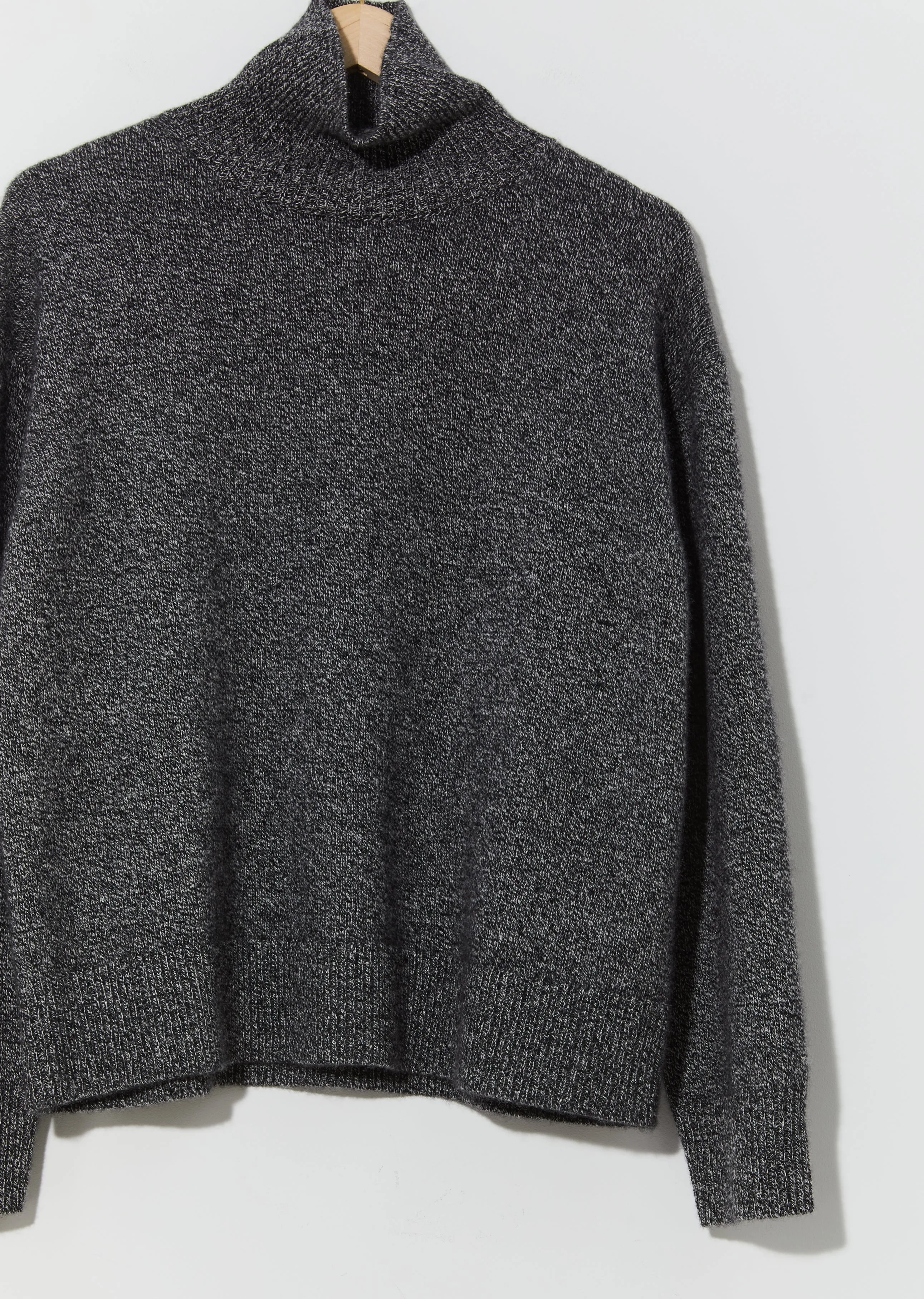 Moore 3-Ply Cashmere Turtleneck — Marled Black