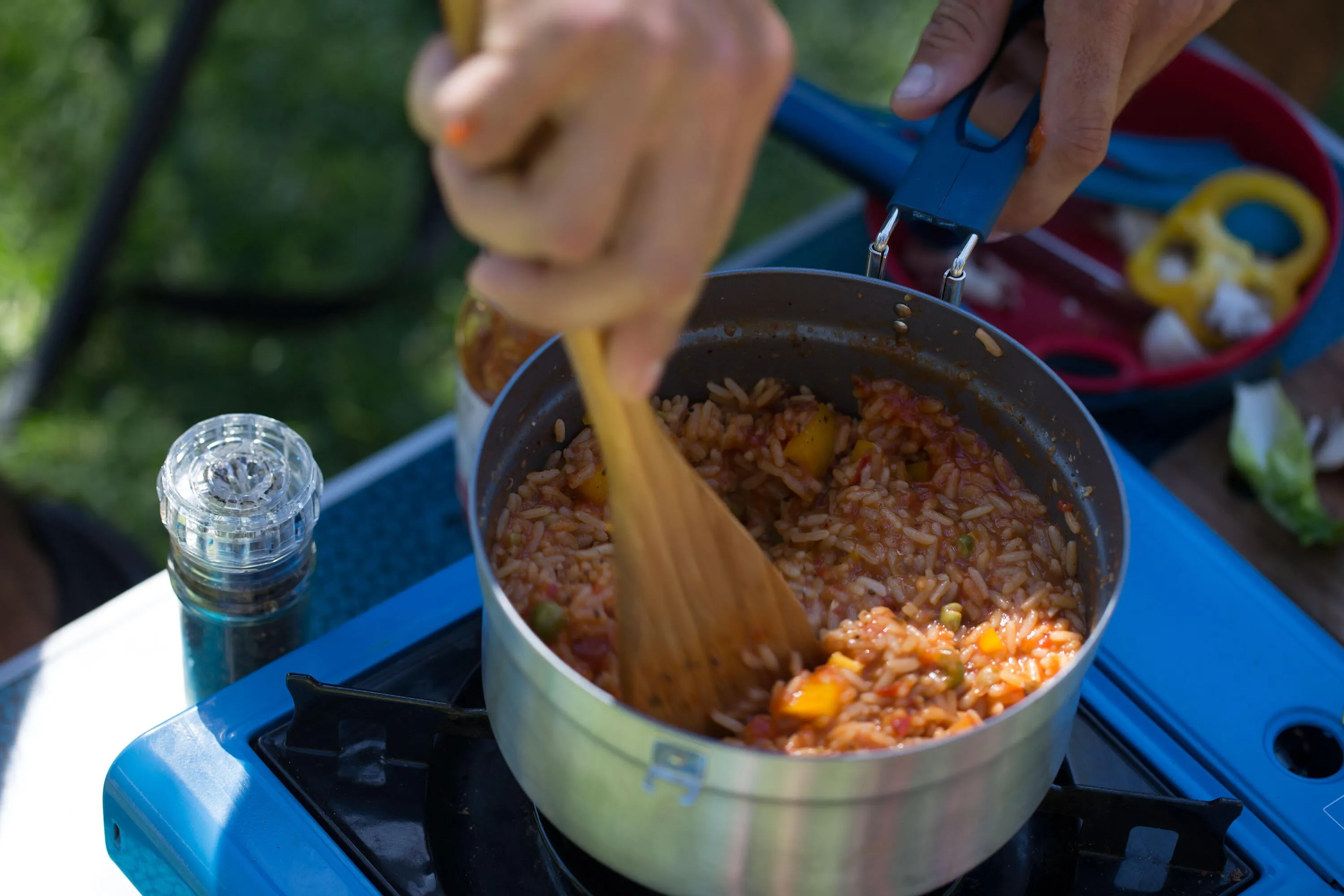 Quechua 500 Stainless Steel Non-Stick Camping Cookset  15-Piece for 2 People
