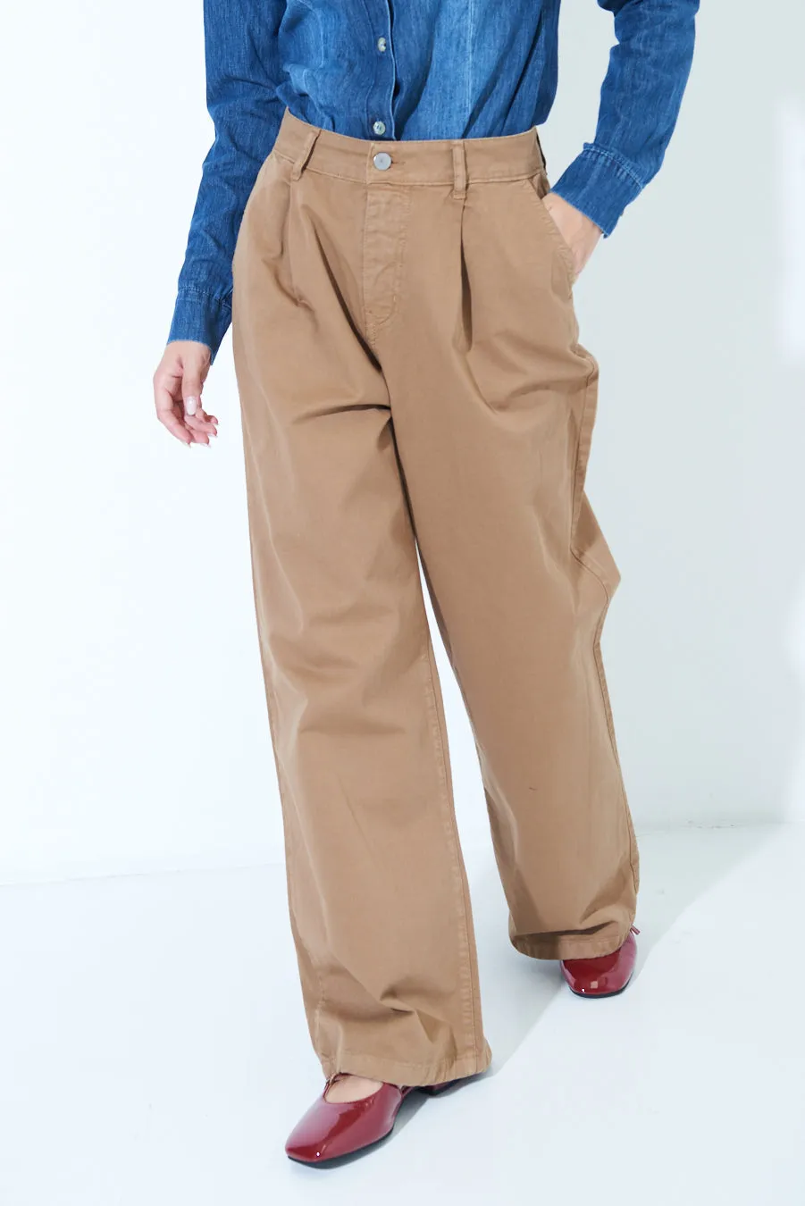 Wide-leg high-waisted trousers wholesale